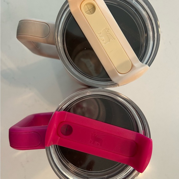 Two Stanley 40 oz tumblers - Picture 5 of 5